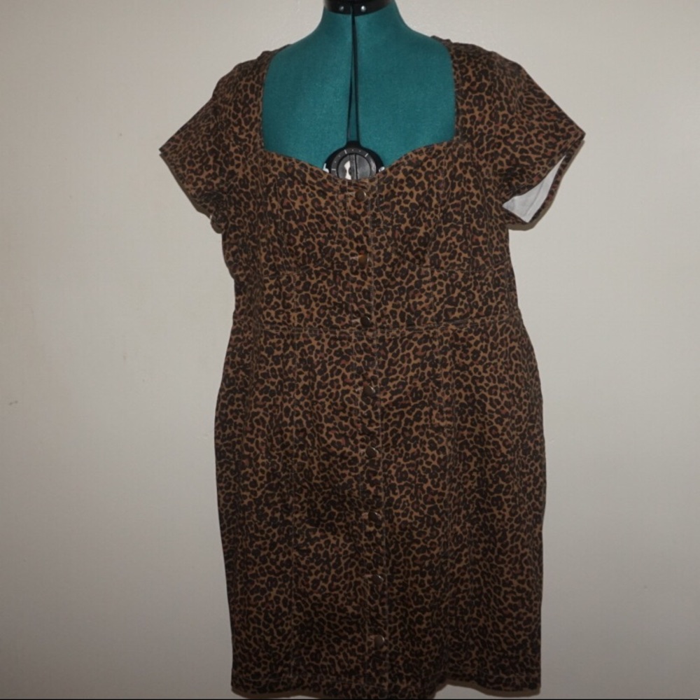 Very Cute Fashion To Figure Animal Print Dress